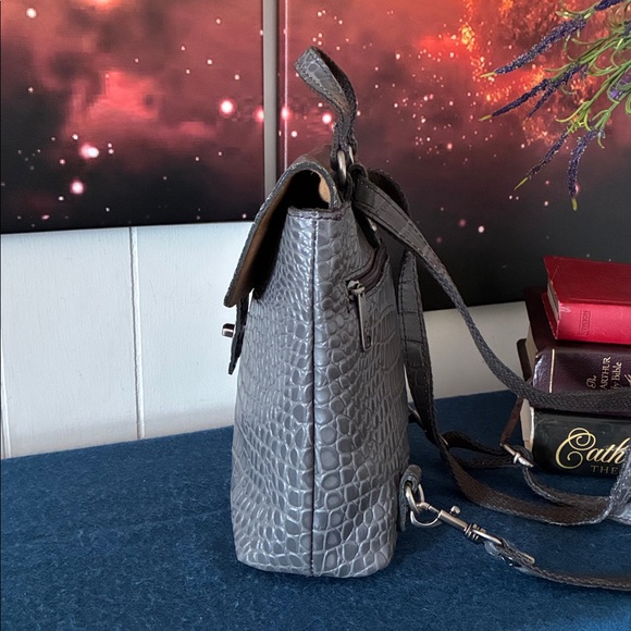 Patricia Nash Davoli Convertible Backpack - Picture 5 of 15